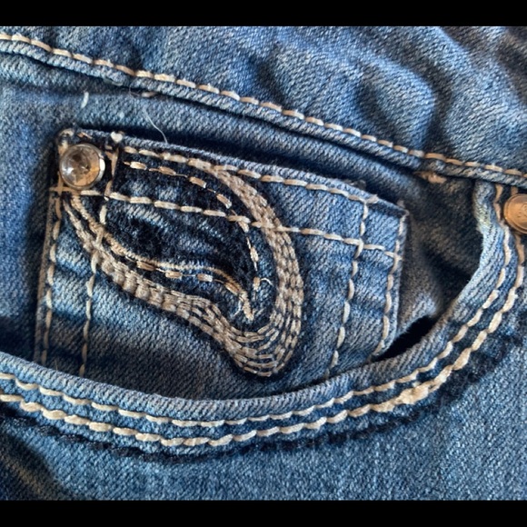 Weekend Capri Jeans - Picture 6 of 11